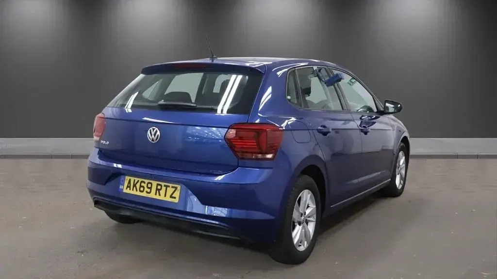 Used VW Polo SE 80 HP (58 kW) 2019 Blue Hatchback