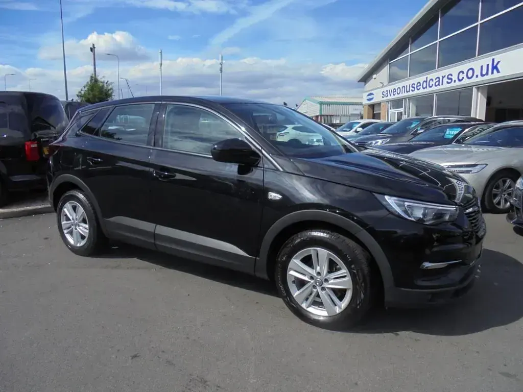 Used Vauxhall Grandland X S 130 HP (95 kW) 2019 Black SUV