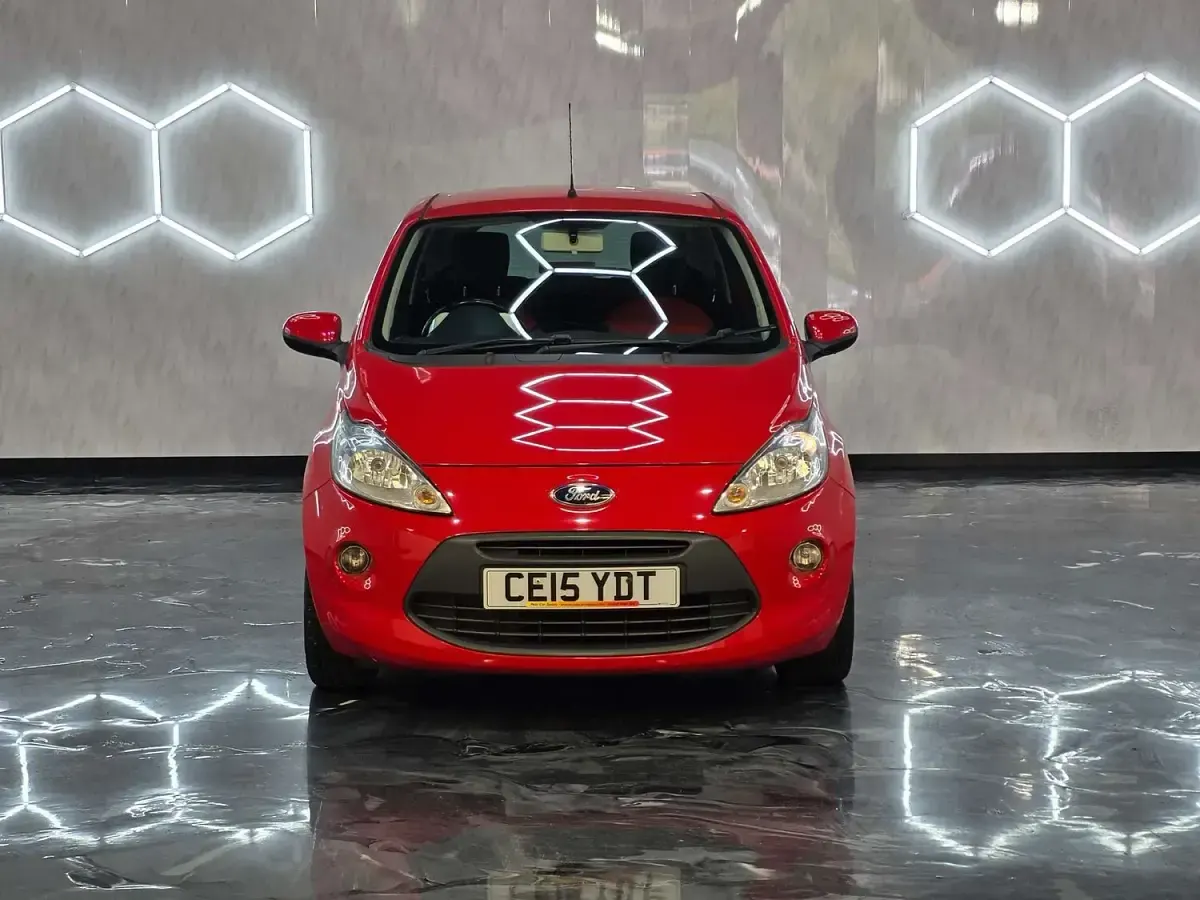 Used Ford Ka Zetec 69 HP (50 kW) 2015 Red Hatchback