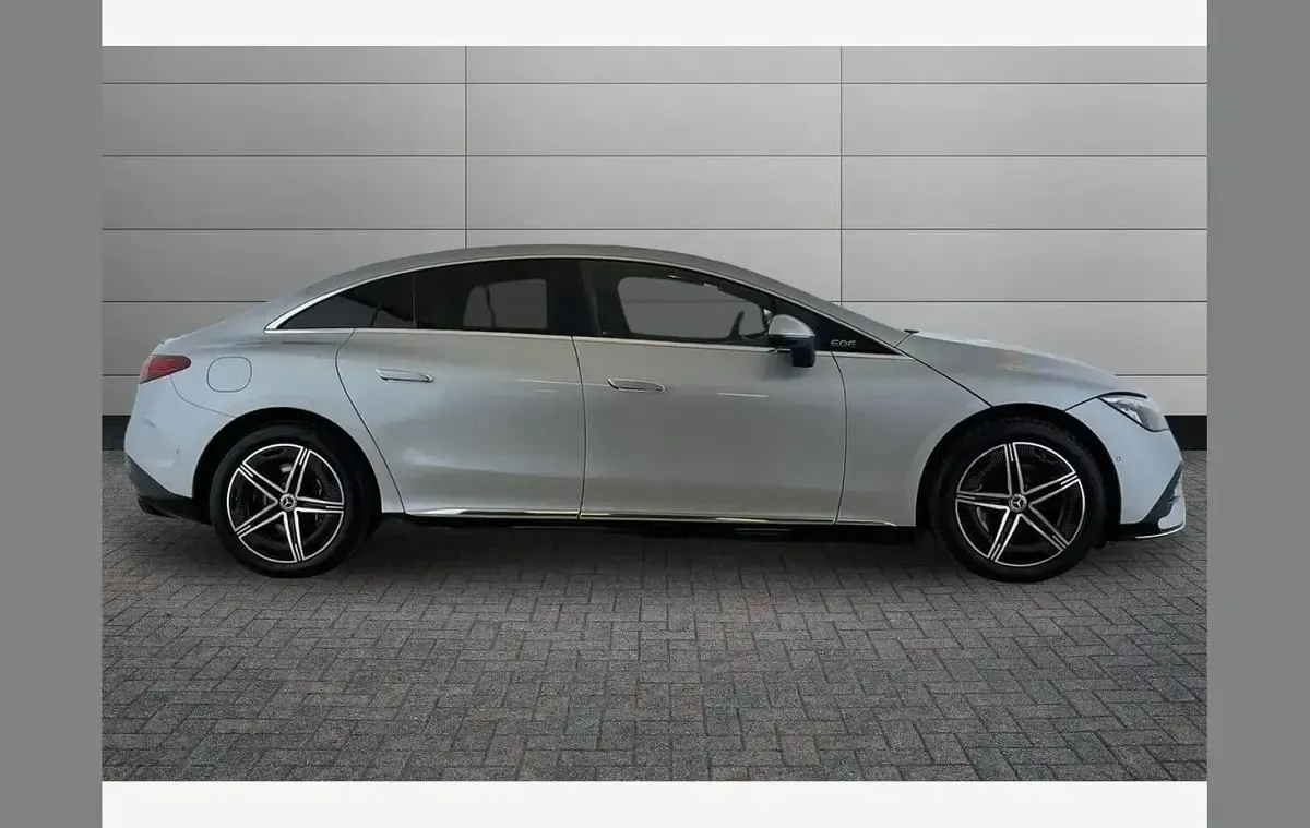 Usado Mercedes EQE350 AMG line 214 kW (292 HP) 2025 Prateado Sedan
