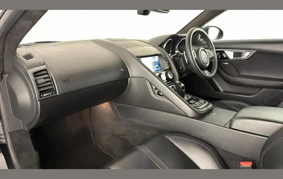 Used Jaguar F-Type R 550 HP (404 kW) 2016 Black Cabriolet