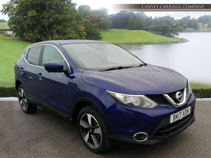 Blue Used 2017 Nissan Qashqai N-Connecta SUV | £7,800 (Good price) - Image 1/4