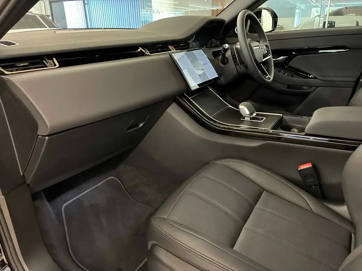Used Land Rover Range Rover evoque SE Dynamic 2026 Black SUV