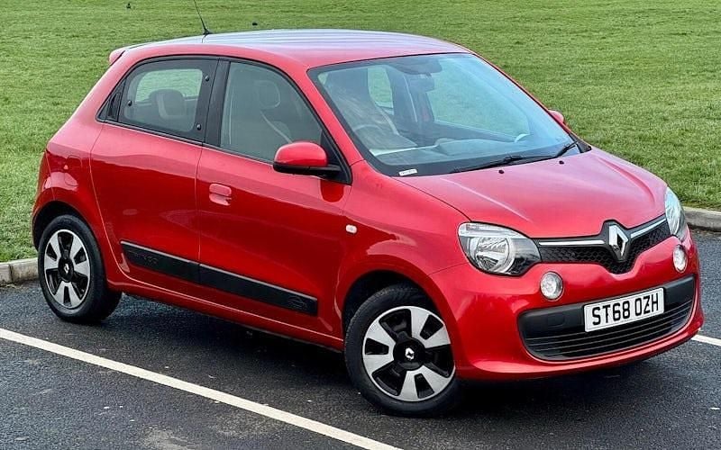 Red Used 2018 Renault Twingo Play Hatchback | £5,895 (Fair price) - Image 1/4
