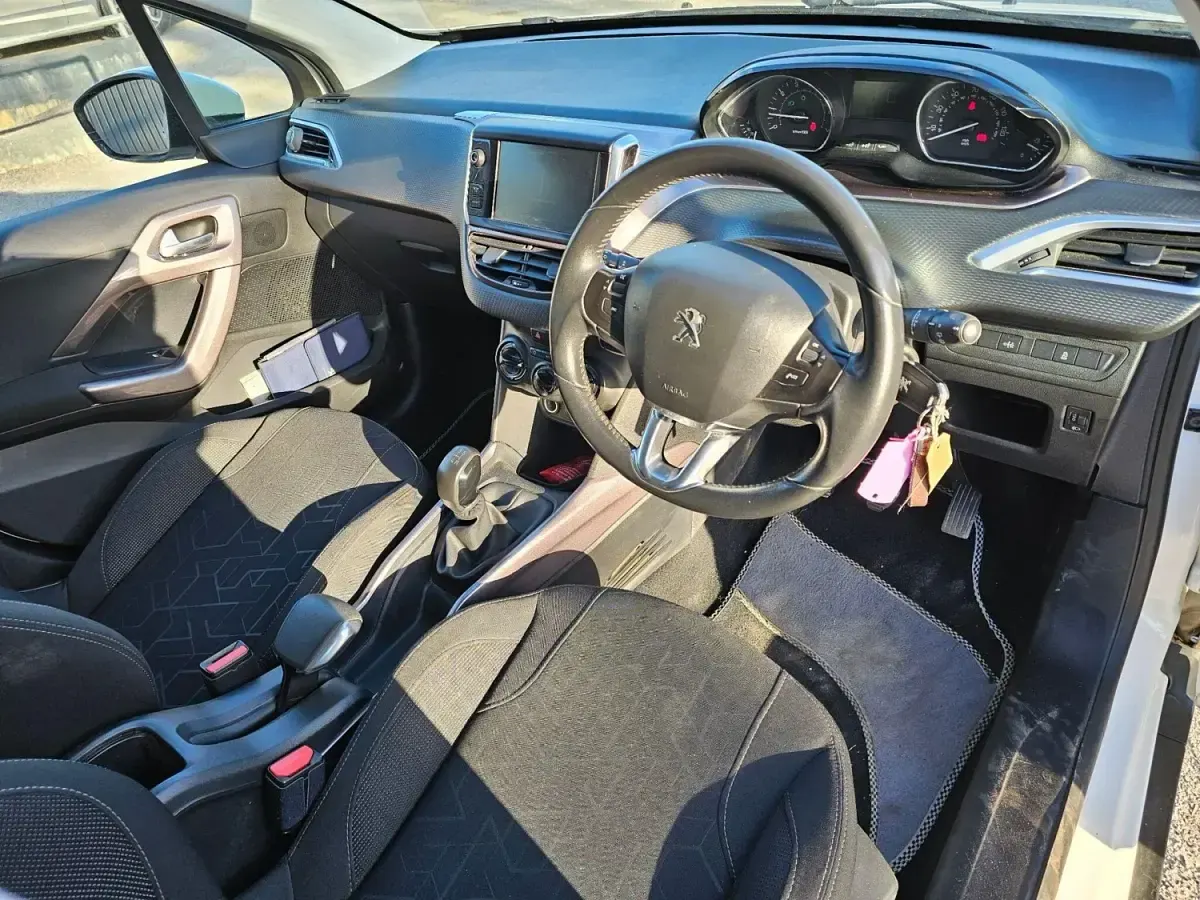 Second-hand Peugeot 2008 Active 2014 Alb SUV