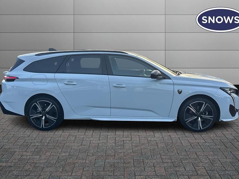 Used Peugeot 308 GT 136 HP (100 kW) 2025 White