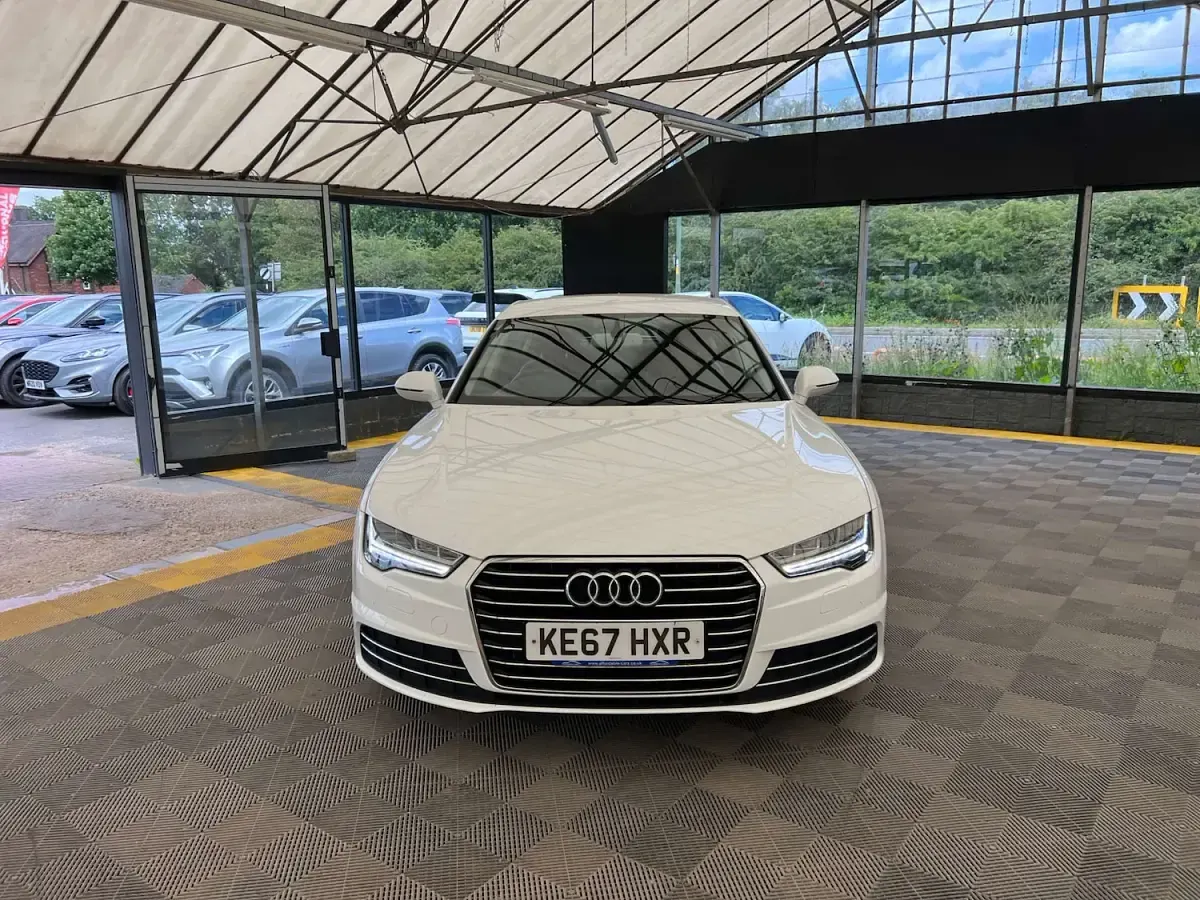 Used Audi A7 Comfort 2017 White Hatchback