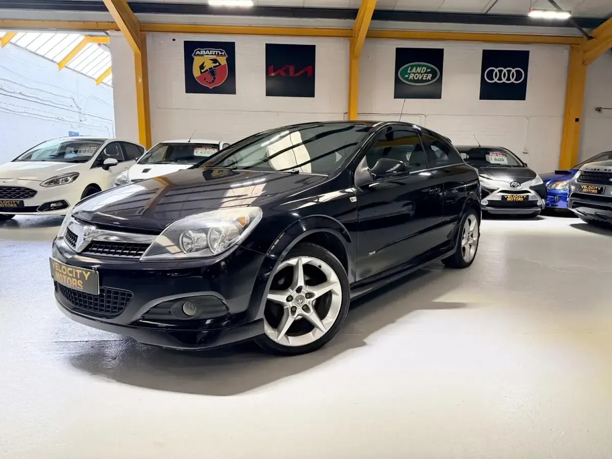 Used Vauxhall Astra SRi 138 HP (101 kW) 2009 Black Hatchback