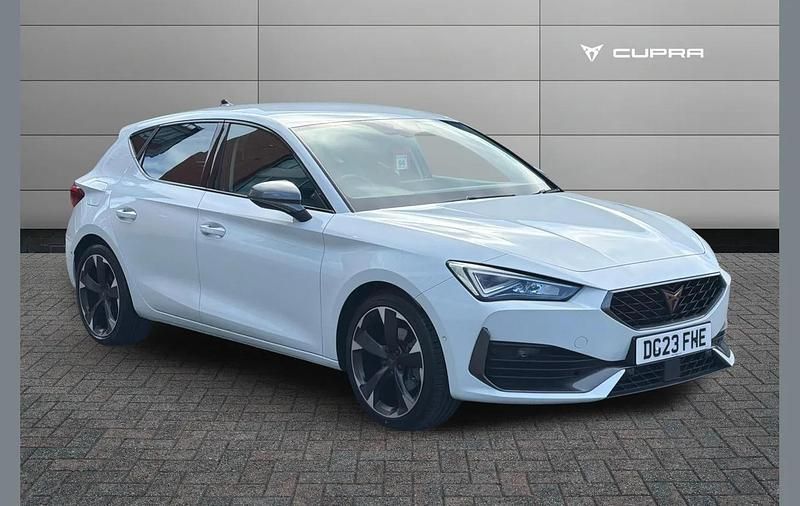 Used Cupra Leon 150 HP (110 kW) 2023 White Hatchback