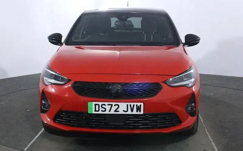 Usado Vauxhall Corsa-e Edition 100 kW (136 CV) 2022 Rojo Utilitario