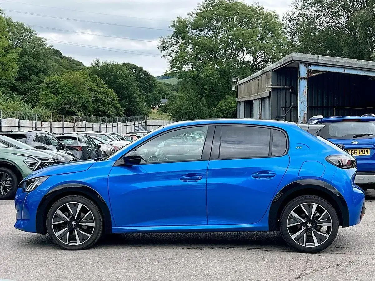 Used Peugeot 208 GT 129 HP (94 kW) 2021 Blue Hatchback