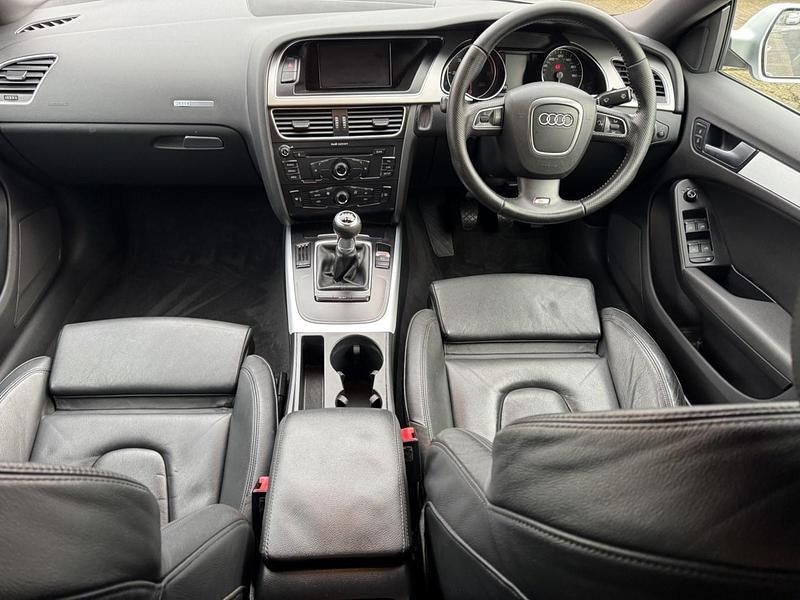 Used Audi A5 S-Line 170 HP (125 kW) 2011 Silver Hatchback