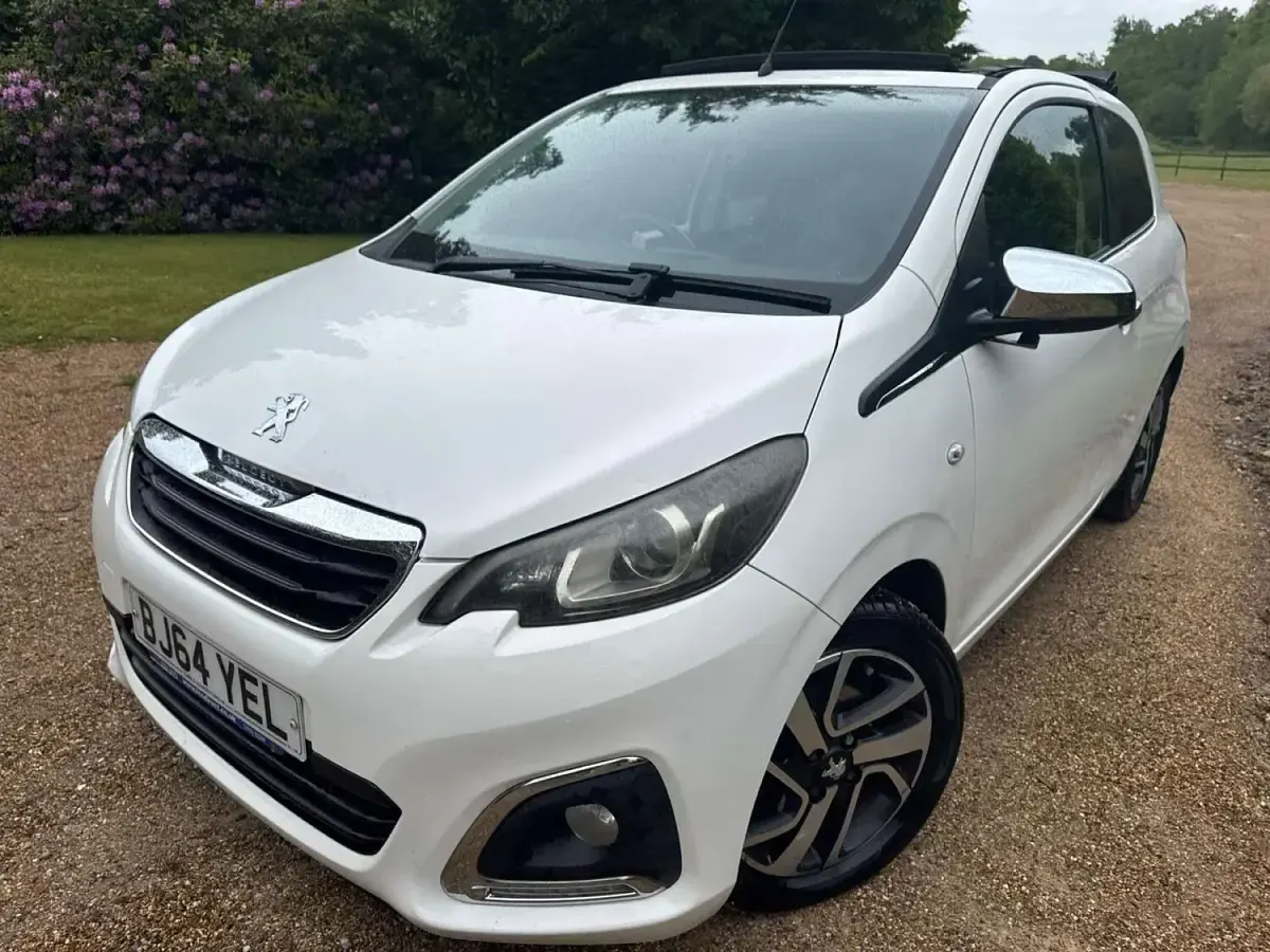 Used Peugeot 108 Allure 82 HP (60 kW) 2014 White Hatchback