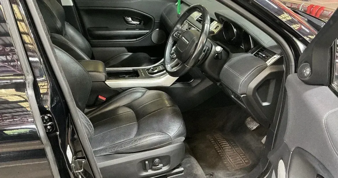 Used Land Rover Range Rover evoque SE 180 HP (132 kW) 2018 Black Estate