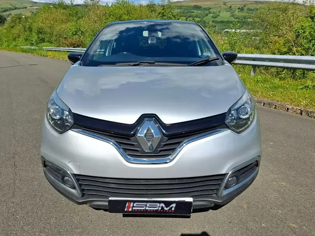 Used Renault Captur Dynamique 90 HP (66 kW) 2016 Silver/black SUV