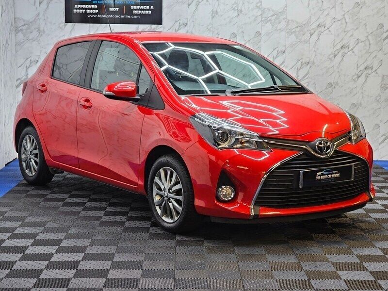 Red Used 2016 Toyota Yaris Hatchback | £6,200 (Fair price) - Image 1/2