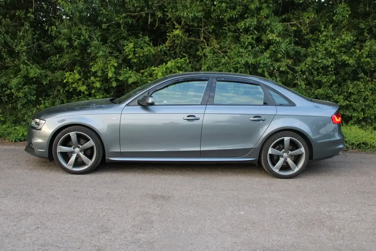 Używany Audi A4 Black Edition 150 KM (110 kW) 2015 Szary Sedan/Limuzyna