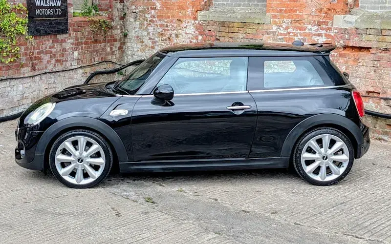 Used Mini Cooper S Hatch 170 HP (125 kW) 2015 Black Hatchback
