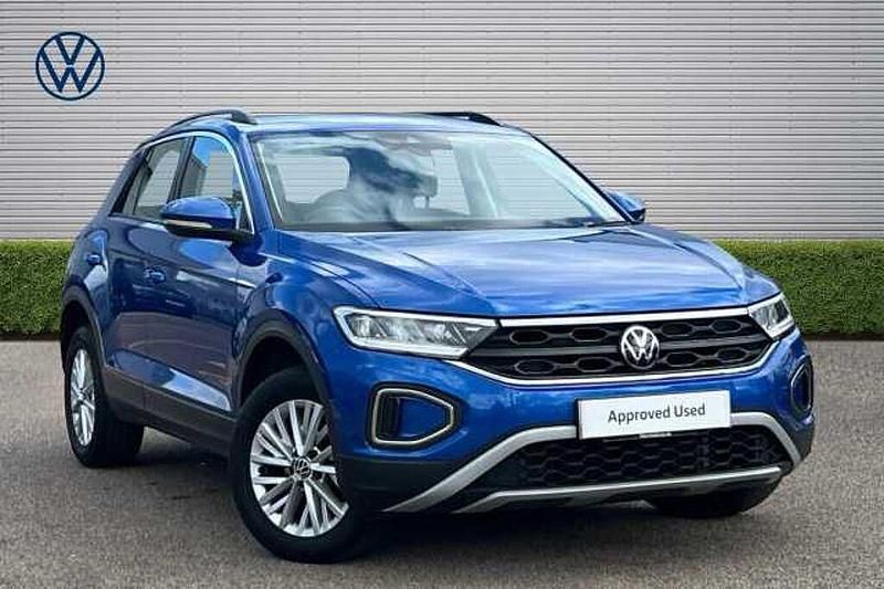 Used VW T-Roc Life 150 HP (110 kW) 2022 Ravenna blue metallic SUV