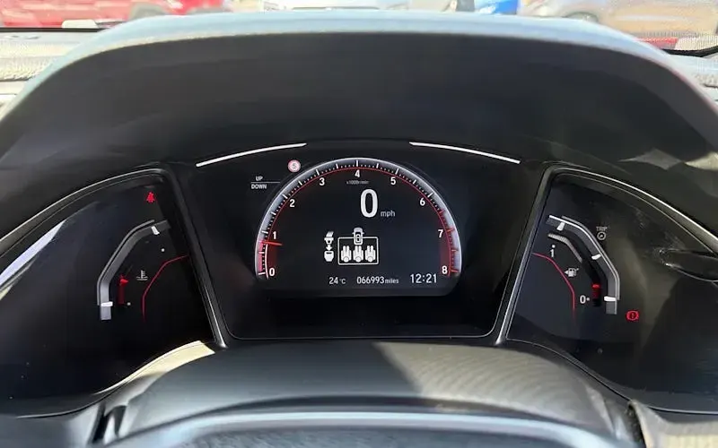 Used Honda Civic Sport 182 HP (133 kW) 2019 Red Hatchback