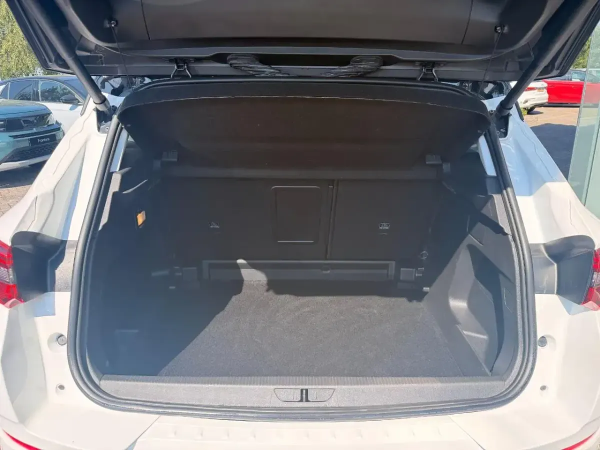 Used Vauxhall Grandland X Ultimate 128 HP (94 kW) 2022 White SUV