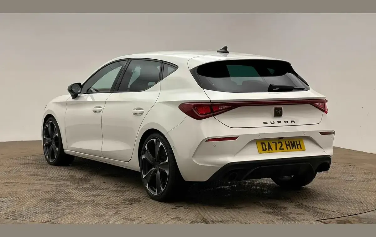 Used Cupra Leon VZ2 241 HP (177 kW) 2022 White Hatchback