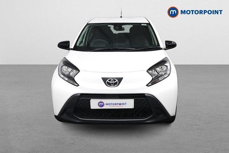 Used Toyota Aygo X PURE 72 HP (52 kW) 2023 White SUV