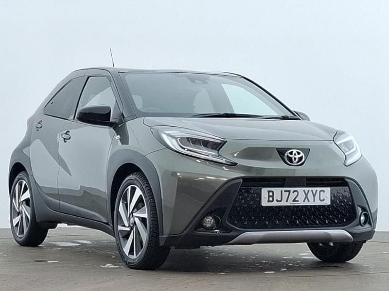 Green Used 2022 Toyota Aygo X SUV | £15,498 - Image 1/4