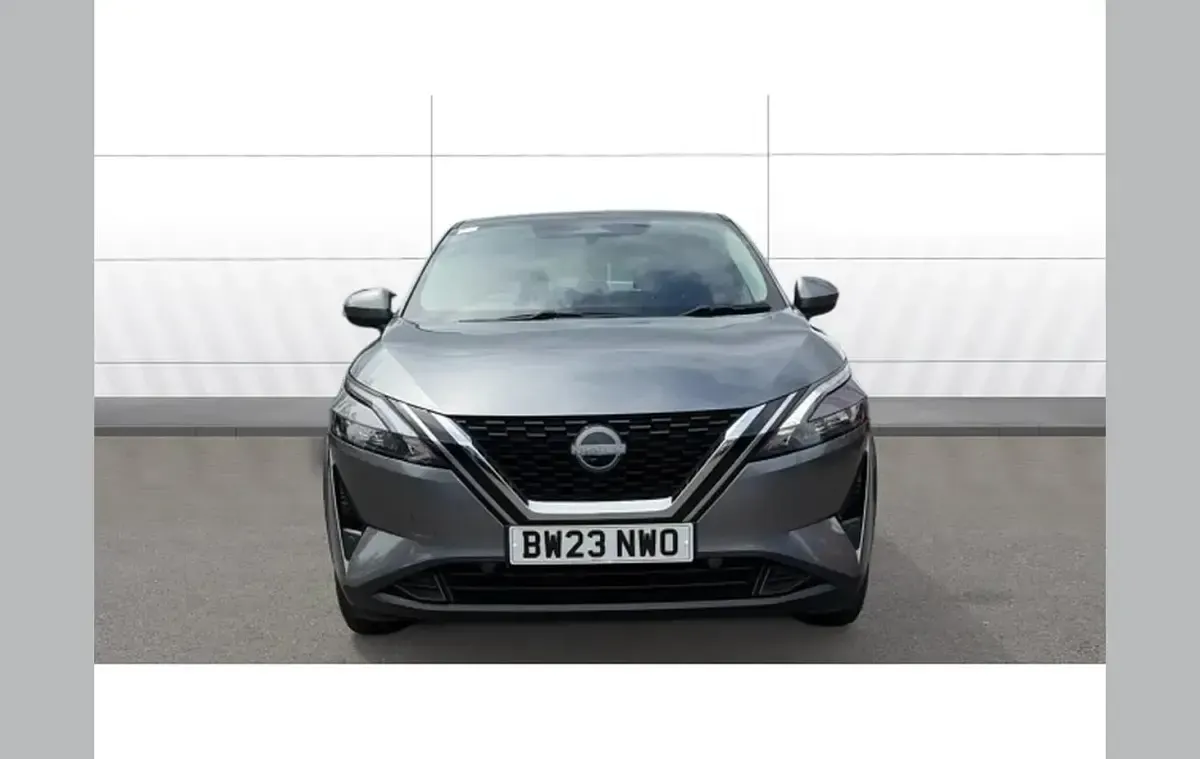 Used Nissan Qashqai Acenta Premium 155 HP (114 kW) 2023 Grey SUV