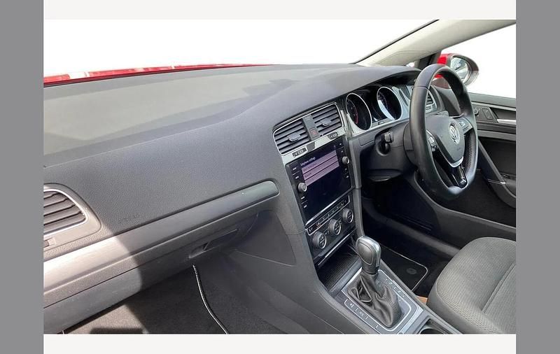 Used VW Golf VII Edition 150 HP (110 kW) 2019 Red Hatchback