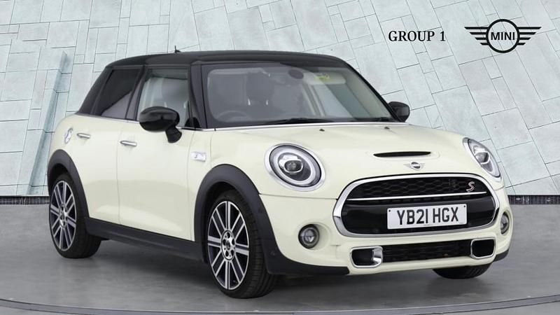 White Used 2021 Mini Cooper S Exclusive Hatchback | £19,295 (Fair price) - Image 1/4