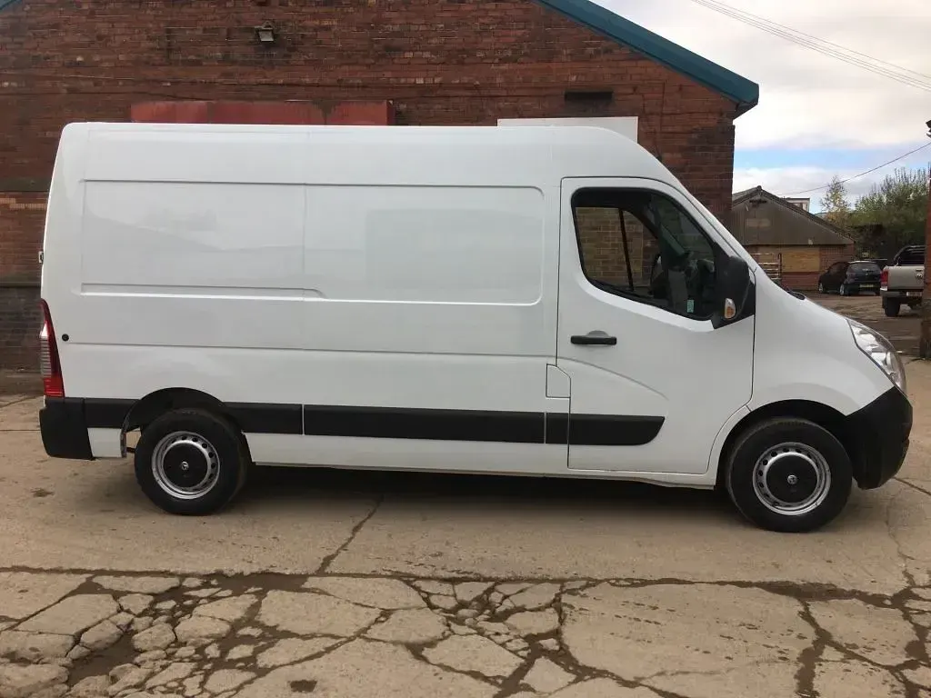 Used Vauxhall Movano 110 HP (80 kW) 2016 White MPV