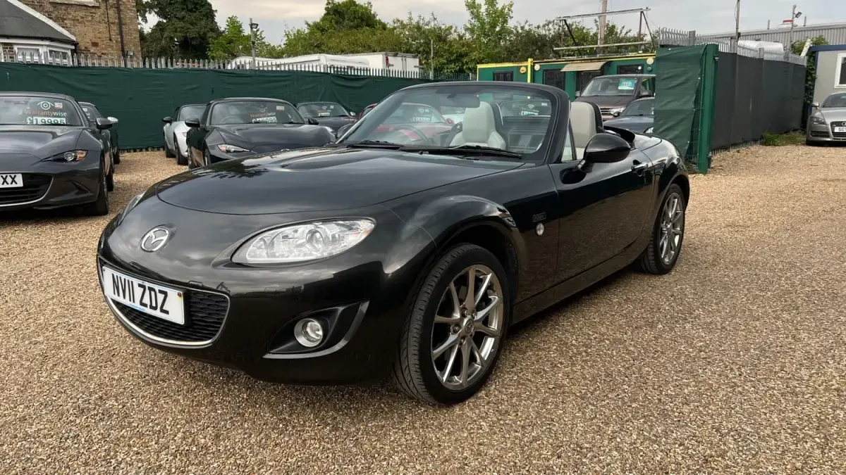 Usado Mazda MX5 161 HP (118 kW) 2011 Preto Cabrios