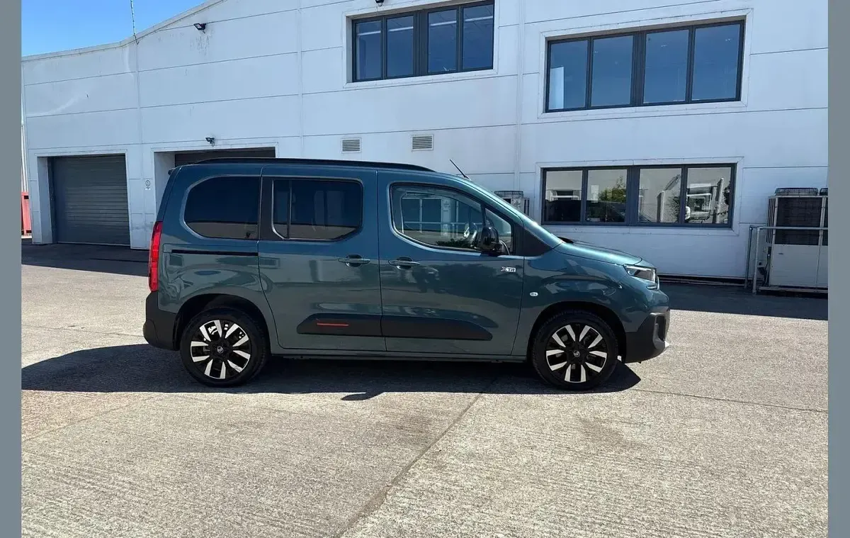 Used Citroën Berlingo 98 kW (134 HP) 2025 Blue MPV