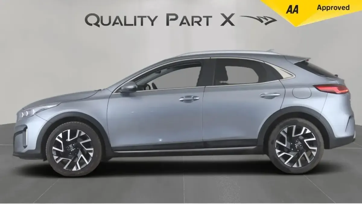 Usado Kia XCeed 2023 Prateado SUV