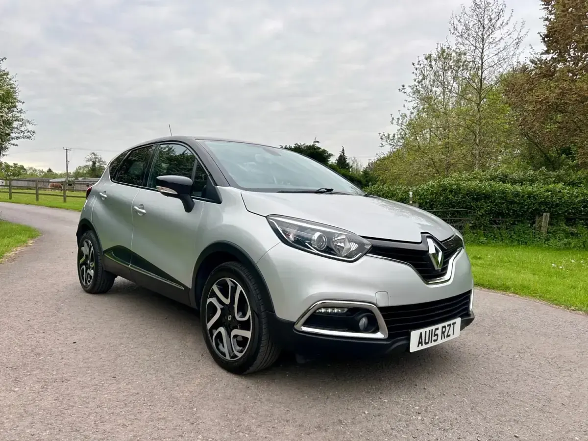 Second-hand Renault Captur Dynamique 90 CP (66 kW) 2015 Argintiu SUV