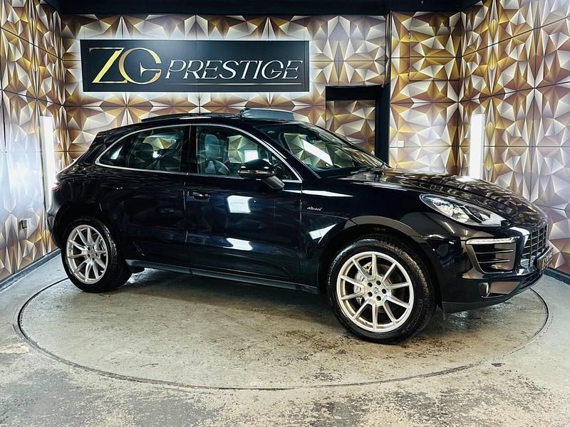 Black Used 2015 Porsche Macan S SUV | £24,495 (Fair price) - Image 1/3