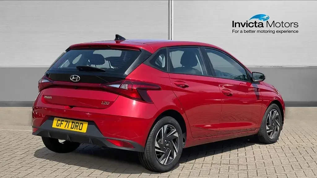 Used Hyundai i20 100 HP (73 kW) 2021 Red Hatchback