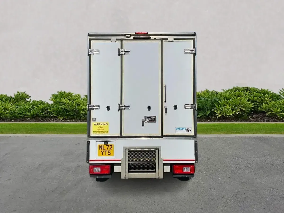 Begagnad Mercedes Sprinter Progressive 2023 Vit Van