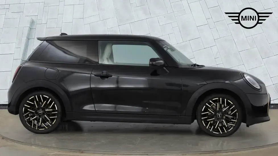 Used Mini Cooper S Hatch 201 HP (147 kW) 2025 Black Hatchback