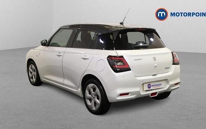 Used Suzuki Swift 82 HP (60 kW) 2025 White Hatchback