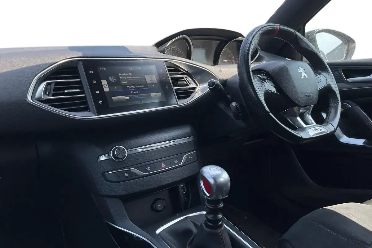 Used Peugeot 308 GTi by Peugeot Sport 250 HP (183 kW) 2016 Red Hatchback