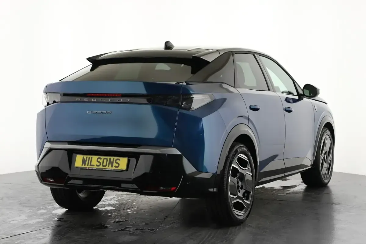 Used Peugeot e-3008 GT 156 kW (213 HP) 2024 Blue SUV