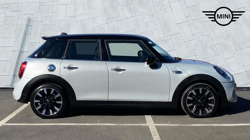 Used Mini Cooper S Exclusive 189 HP (139 kW) 2019 Silver Hatchback