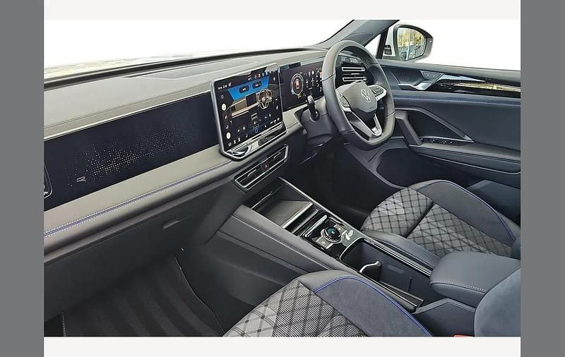 Used VW Tiguan R-line 147 HP (108 kW) 2025 White SUV