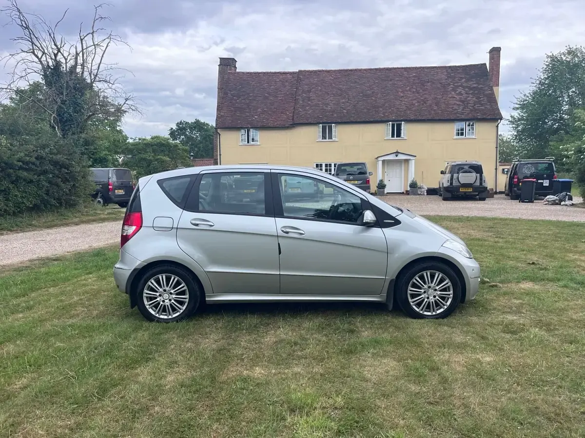 Used Mercedes A180 Elegance 109 HP (80 kW) 2008 Silver Hatchback