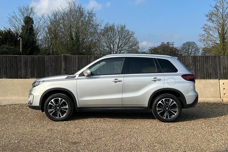 Used Suzuki Vitara SZ5 116 HP (85 kW) 2022 Silver SUV