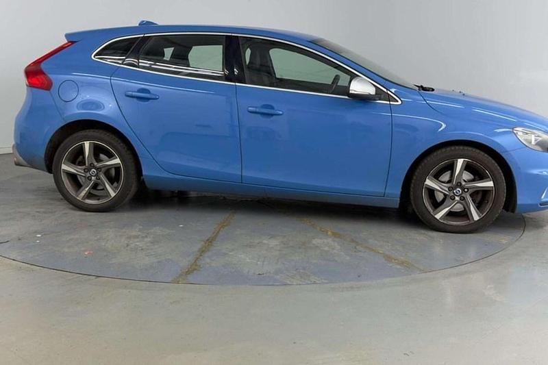 Begagnad Volvo V40 R-Design 120 HK (88 kW) 2015 Blå Halvkombi