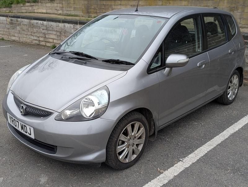Used Honda Jazz SE 82 HP (60 kW) 2007 Silver Hatchback