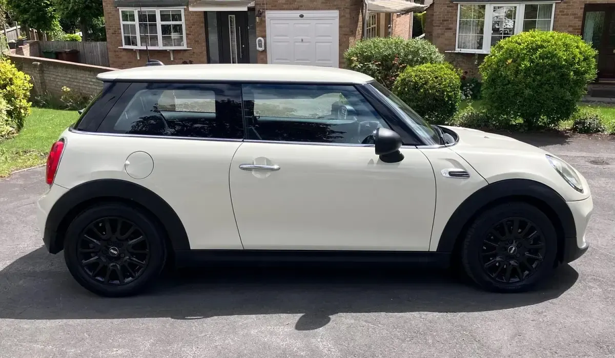 Used Mini ONE Hatch 102 HP (75 kW) 2015 White Hatchback